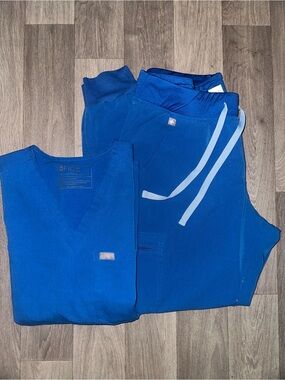 FIGS Royal Blue Scrub Set 💙🫐